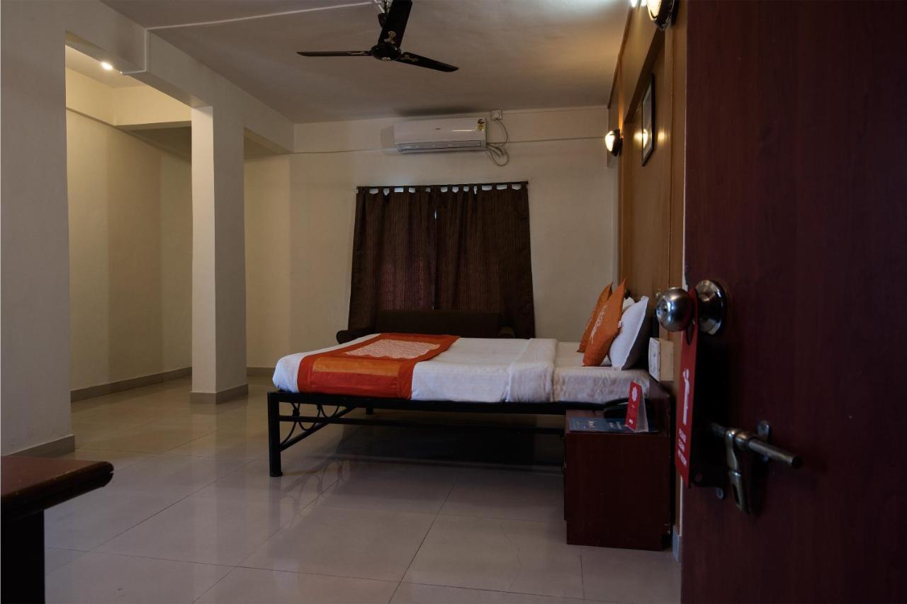 Oyo 1065 Hotel Hmr Royal Inn Pune Bagian luar foto