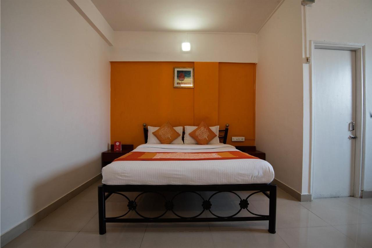Oyo 1065 Hotel Hmr Royal Inn Pune Bagian luar foto