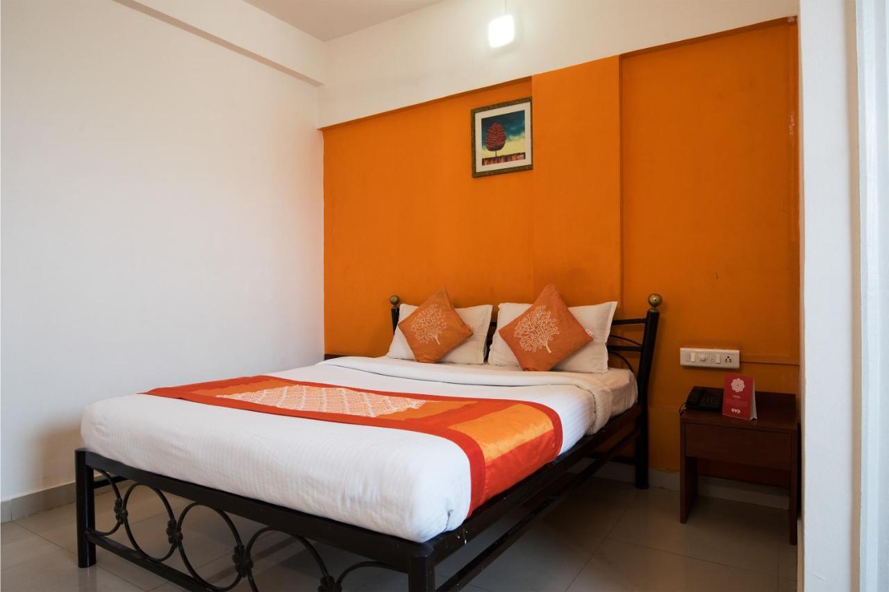 Oyo 1065 Hotel Hmr Royal Inn Pune Bagian luar foto
