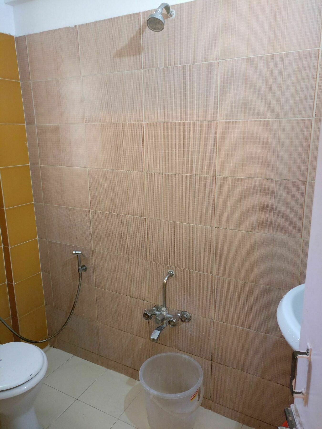 Oyo 1065 Hotel Hmr Royal Inn Pune Bagian luar foto